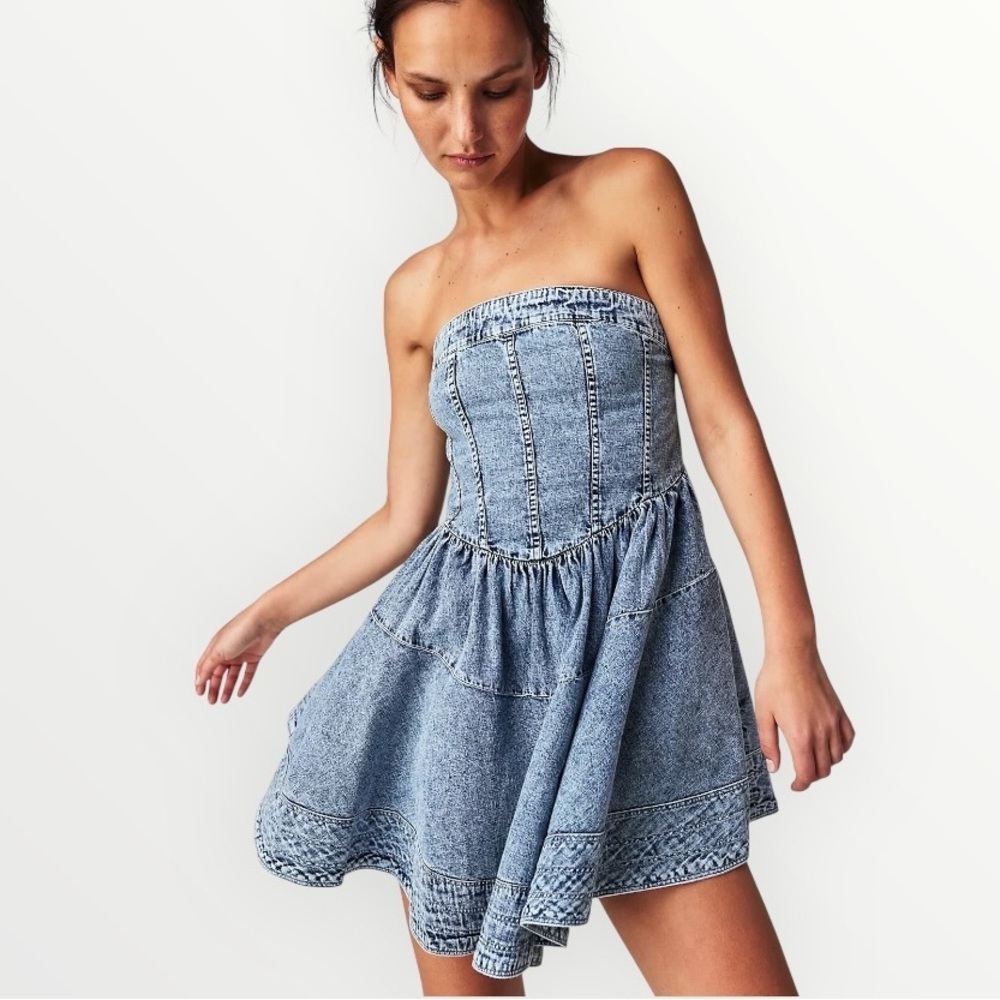 FREE PEOPLE Candace Corset Mini Dress Strapless Blue Denim Jean Concert M Party